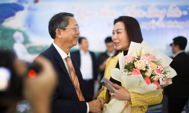 Du thuyền, hàng không ùn ùn đưa khách quốc tế đến 'xông đất' miền Trung 