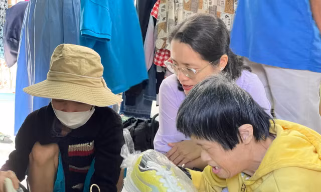 Gần Sát Tết, ghé một nơi ‘Ai cần thì lấy, ai có thì cho’