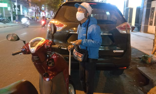 Mưu sinh giữa đêm gió buốt Đà thành