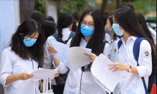 Thí simh thi tốt nghiệp THPT 2021 