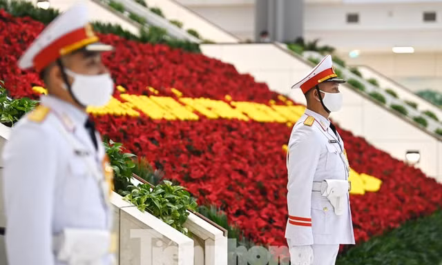 Hơn 10.000 mẫu xét nghiệm của đại biểu và cán bộ phục vụ Đại hội Đảng âm tính với COVID-19
