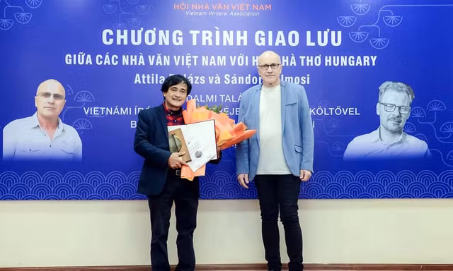 Nhà thơ Phan Hoàng được trao Giải thưởng Nghệ thuật Danube