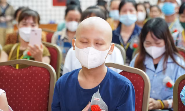 Lễ Vu Lan tại Viện Huyết học - Truyền máu Trung ương: Tiếp thêm nghị lực để chiến thắng bệnh tật