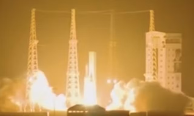 Tên lửa của Iran được phóng đi từ trung tâm Imam Khomeini hồi tháng 2. (Ảnh: AP)