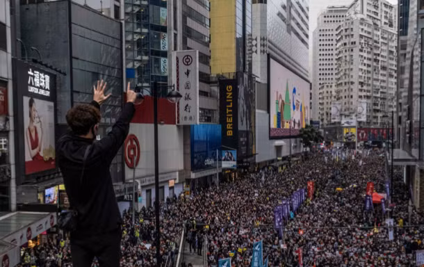 Bắc Kinh nói rằng biểu tình bạo loạn ở Hong Kong có thế lực nước ngoài đứng sau. (Ảnh: NYT)