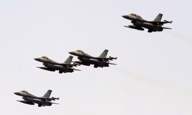 Các máy bay F-16 của Đài Loan do Mỹ sản xuất tham gia một đợt diễn tập năm 2018. (Ảnh: CNN)