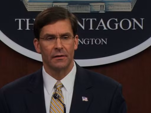 Bộ trưởng Quốc phòng Mỹ Mark Esper trong cuộc họp báo ngày 3/6. (Ảnh: CNN)