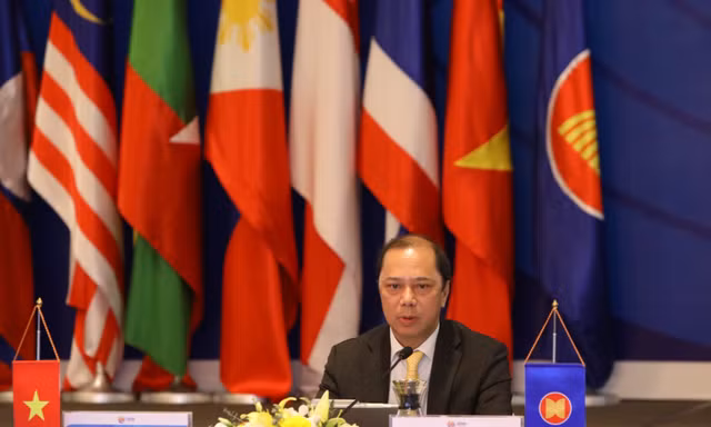 Thứ trưởng Nguyễn Quốc Dũng chủ trì hội nghị. (Ảnh: Mofa)