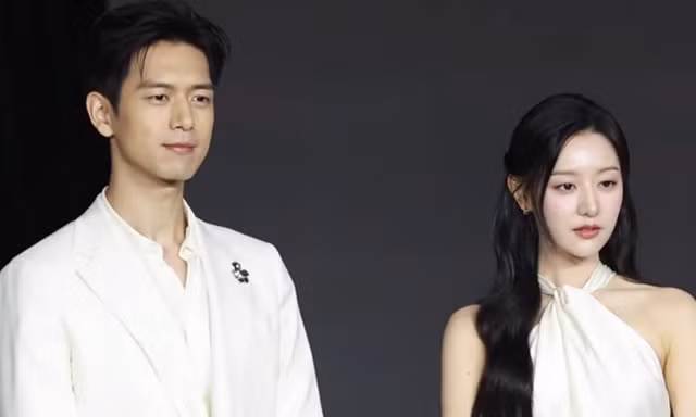 Kim Ji Won - Lý Hiện chung khung hình gây chấn động cõi mạng, đẹp ngỡ cảnh phim
