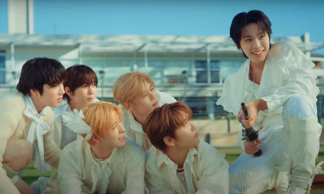 Unit cuối cùng của NCT ra mắt, hóa Cupid đáng yêu nhưng nhạc có đủ bùng nổ?