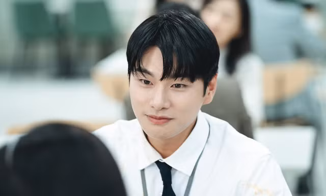 Cô Đi Mà Lấy Chồng Tôi: Lee Yi Kyung bị "chửi lây" vì vai ông chồng bỉ ổi quá đạt