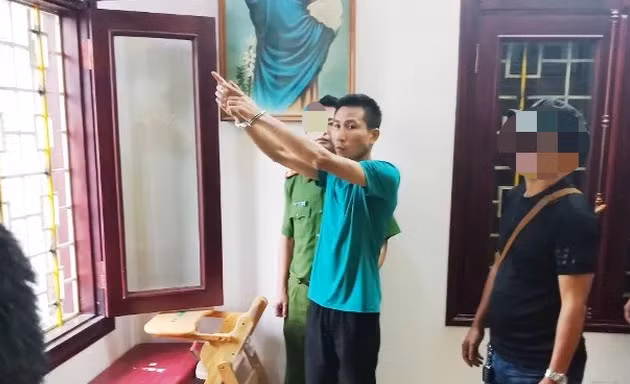 Công an thực nghiệm lại vụ trộm 200 cây vàng ở nhà ông M.