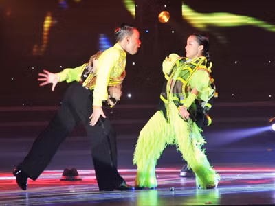 “Đại Thánh thời @” đoạt giải nhất Bước nhảy xì-tin 2011