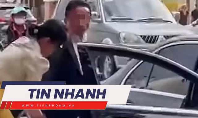 TIN NHANH: Người dọa chém nữ công nhân ngăn bẻ hoa ở công viên là ai?