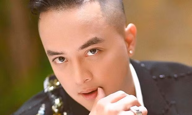 Hậu tố Nathan Lee bơm ngực, Cao Thái Sơn gây tranh cãi khi bày cách chữa COVID-19 tại nhà