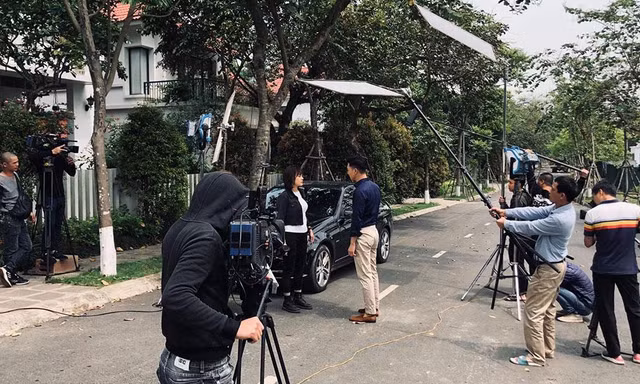 Chuyện hậu trường ít biết của phim truyền hình thời COVID-19 