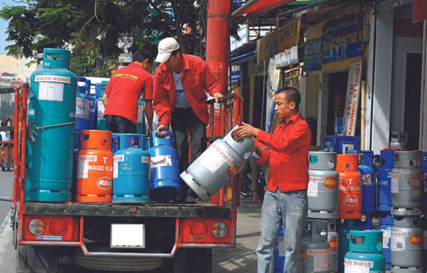 Cả giá gas và chất lượng gas đều chưa được kiểm soát chặt Ảnh: Xuân Phú