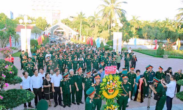 'Họ đã cười khi được đi và khóc nơi mình đến'