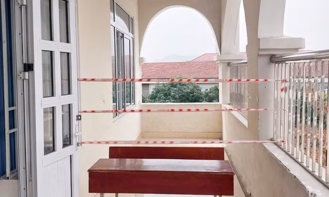 Vụ lan can rơi làm 3 nữ sinh nhập viện: Đặt trách nhiệm cao nhất với học sinh gặp nạn