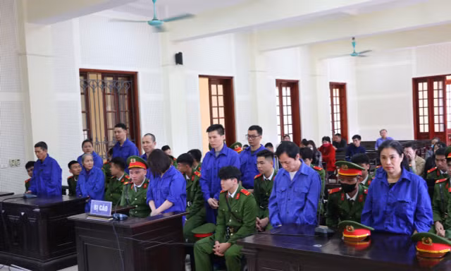 Tuyên án tử hình 9 trong số 11 bị cáo mua bán hơn 1 tạ ma túy