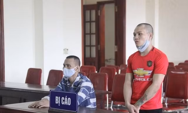 Bán em gái 13 tuổi sang Trung Quốc để lấy tiền xây nhà
