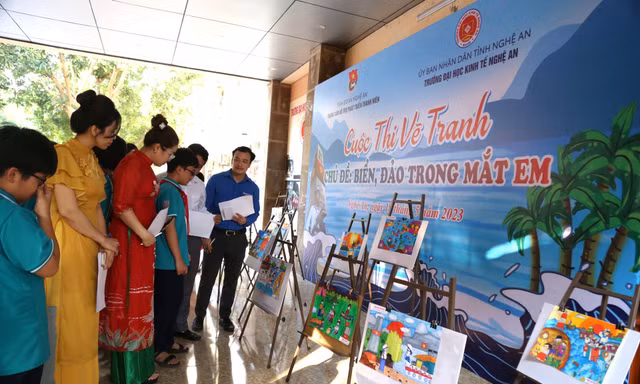 Sôi nổi ngày hội thanh thiếu nhi với Bác Hồ và biển, đảo quê hương