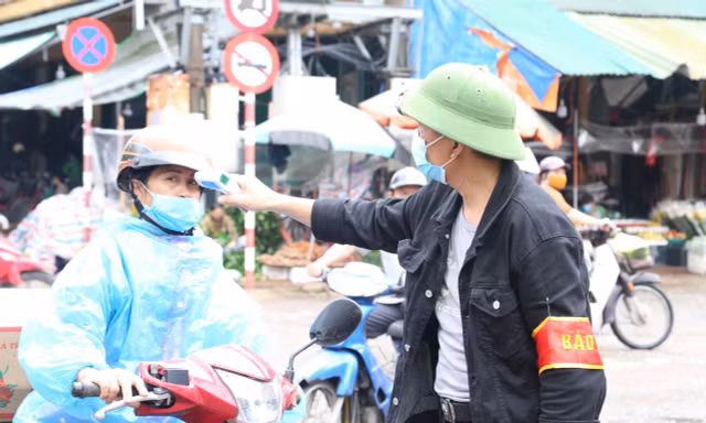 Chợ đầu mối lớn nhất Bắc Trung Bộ chính thức mở cửa trở lại