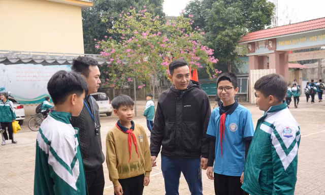 Nhiều giáo viên, nhân viên hợp đồng bị nợ lương nhiều tháng