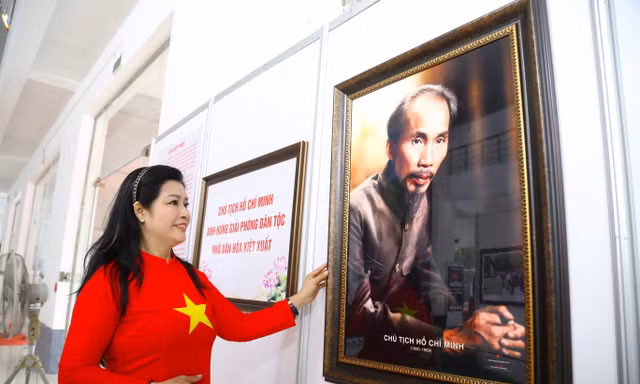 Ảnh, tư liệu quý về Chủ tịch Hồ Chí Minh
