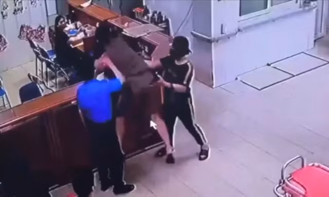 Nữ điều dưỡng bị hành hung đã xuất viện nhưng tâm lý chưa ổn định