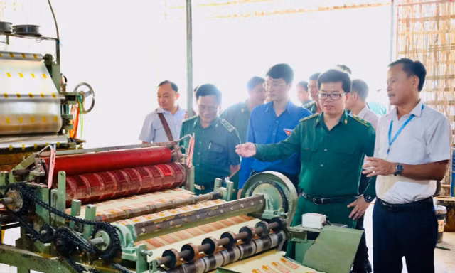 Đoàn công tác T.Ư Đoàn thăm, làm việc tại cơ sở cai nghiện ma tuý tự nguyện ở Nghệ An