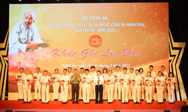 Bộ Công an tổ chức liên hoan nghệ thuật với chủ đề '75 năm khắc ghi lời Bác'