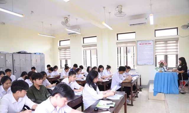 Nghệ An quyết truy thu 10 tỷ đồng đã chi cho giáo viên biệt phái