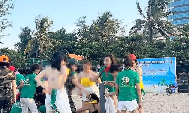 Phạt hành chính, yêu cầu công khai xin lỗi vụ nhóm phụ nữ 'cởi đồ' chơi team building ở Cửa Lò