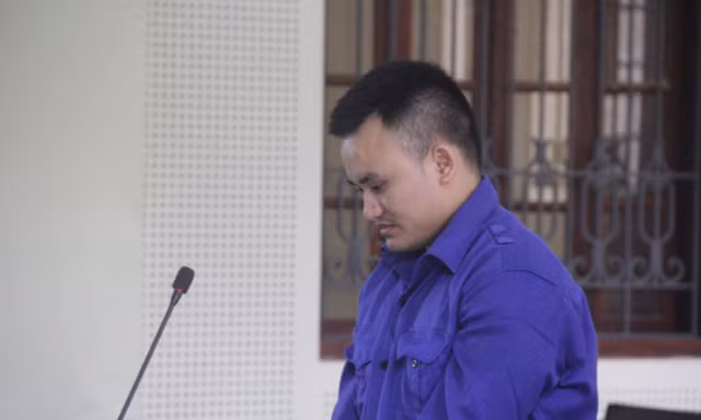 Bực tức chuyện cũ, nam thanh niên dùng búa đánh vỡ hộp sọ bạn