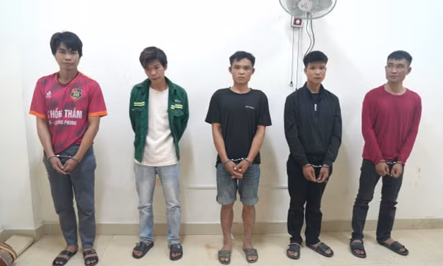 Bắt 5 đối tượng cướp tài sản người đi đường để lấy tiền mua ma túy