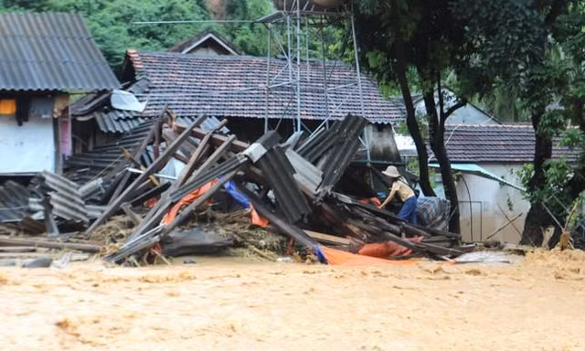 Lũ quét ở Kỳ Sơn: 56 nhà bị cuốn trôi, nhiều người tay trắng chỉ sau một đêm
