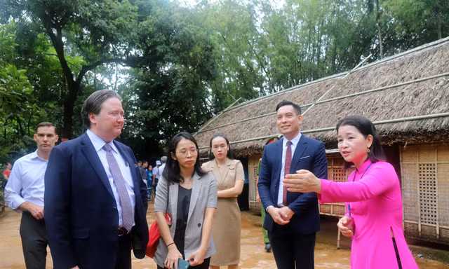 Những người phụ nữ kể chuyện Bác