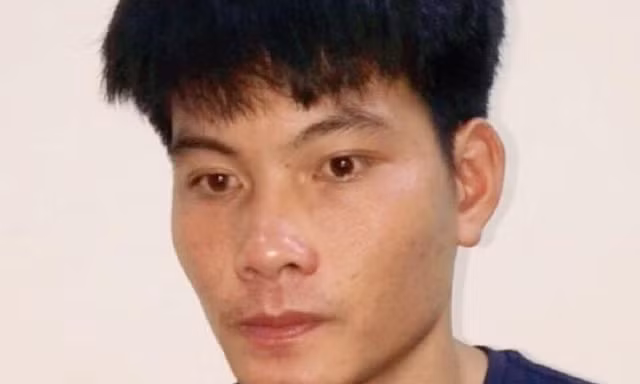 Bé gái đang ngủ bỗng bị đối tượng lạ mặt nhét giẻ vào miệng, hiếp dâm