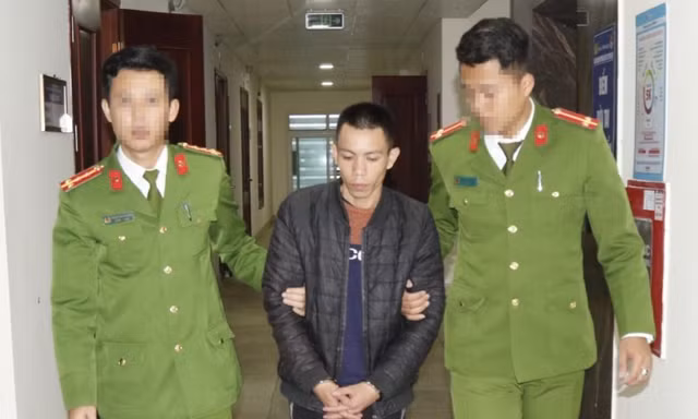 Bắt quả tang đối tượng vận chuyển 8 bánh heroin từ Lào về Nghệ An