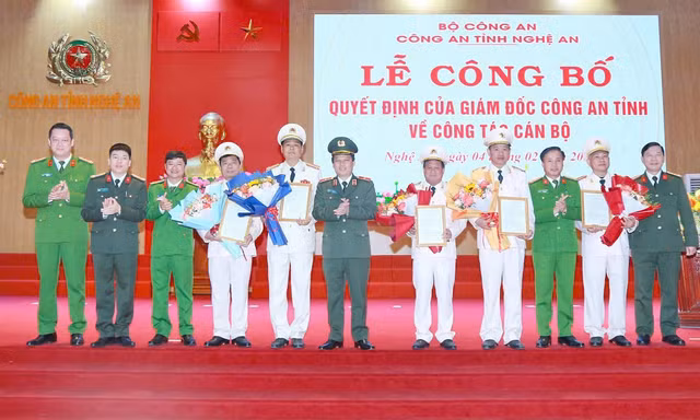 5 đại tá, thượng tá công an Nghệ An xin nghỉ hưu trước tuổi