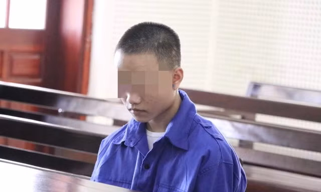 Bạn học rủ đi đánh nhau, nam sinh lớp 9 chém chết đàn anh ở khu ký túc xá