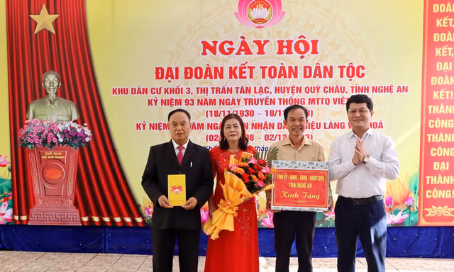 Người dân tâm lũ ở Nghệ An vui ngày hội đại đoàn kết