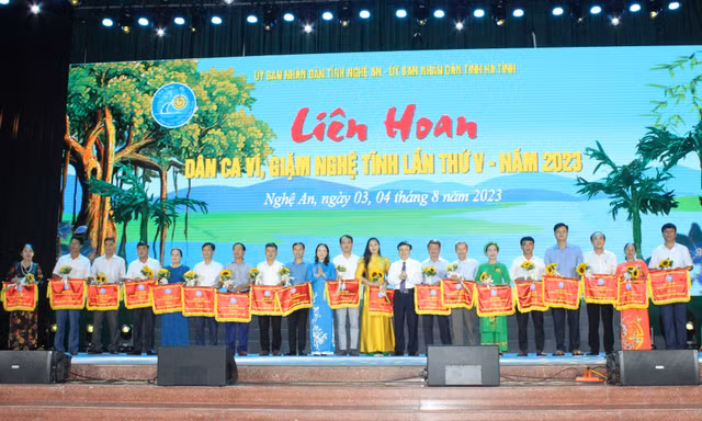 19 câu lạc bộ tham gia liên hoan Dân ca ví, giặm Nghệ Tĩnh cấp liên tỉnh 