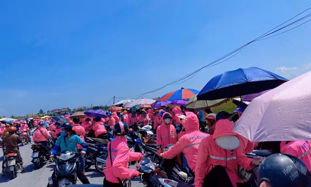 Vụ hàng nghìn công nhân bỏ việc: Phải tự phân định cái đúng, cái sai!