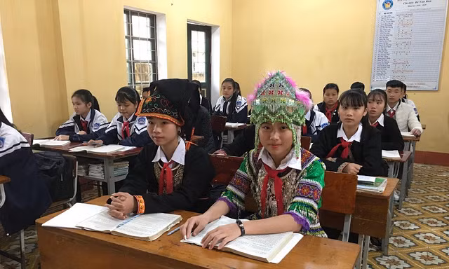 Học sinh trường Phổ thông dân tộc nội trú THCS Văn Yên, Yên Bái