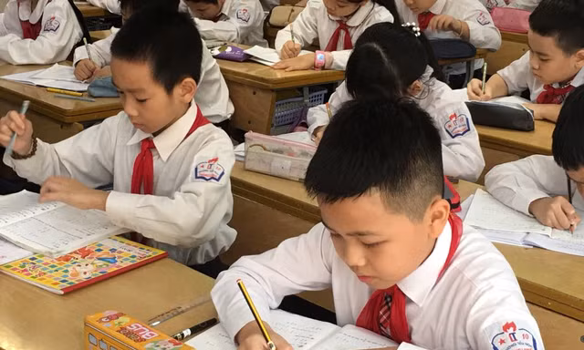 Không tăng học phí đối với bậc học phổ cập