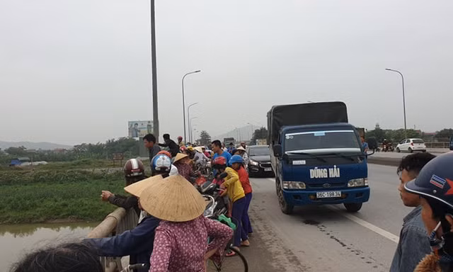 Người phụ nữ nhảy cầu tự tử sau cuộc cãi vã với chồng