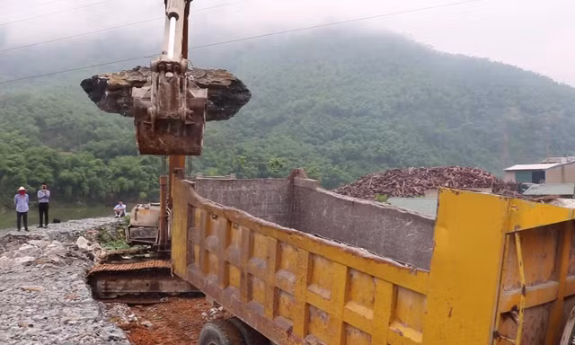 Hiện trường tháo dỡ