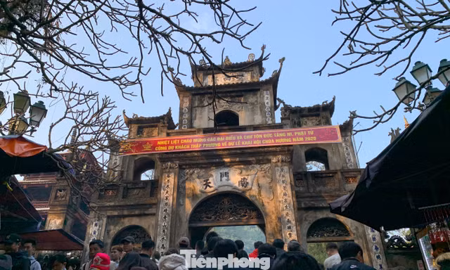 Bộ trưởng Bộ VHTTDL đề nghị các địa phương dừng mọi lễ hội, kể cả lễ hội đã khai mạc